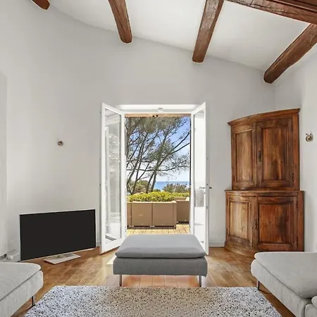 Villa Villa, 8 Pers, Pieds Dans L'eau Saint-Raphael (Var)